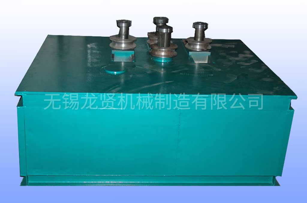 操作員在操作多功能彎管機應(yīng)注意哪些事項？